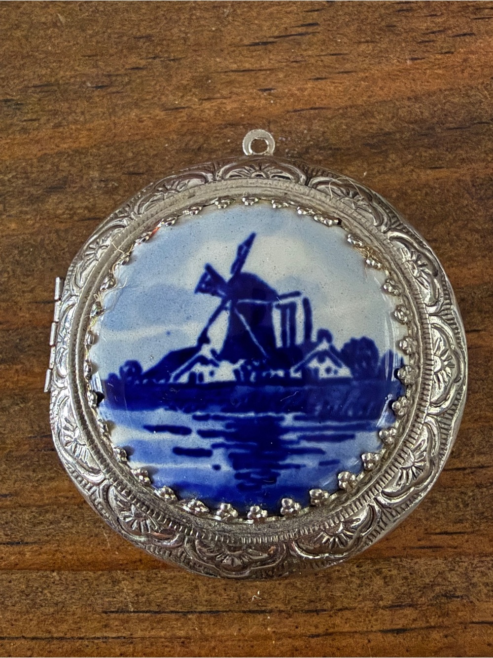 Vtg Delft Round Silver-Tone Locket Blue & White Porcelain Windmill Scene